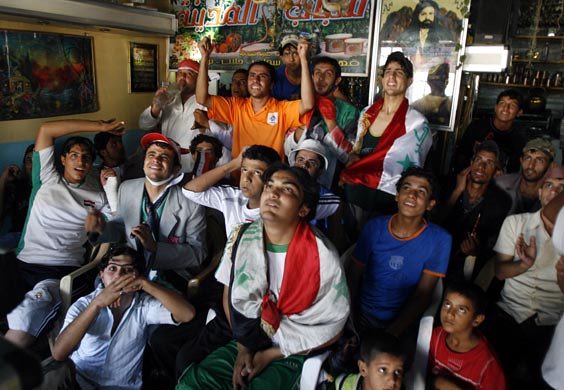 GD4170530@Soccer-fans-watch-the-3141