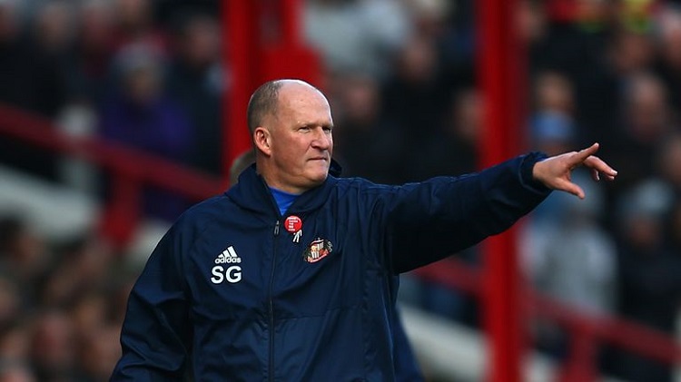 skysports-simon-grayson-sunderland-manager-points-on-touchline_4142659