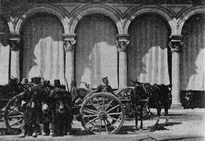 Illustrazione_popolare_1898_-_Artiglieria_in_Piazza_Duomo