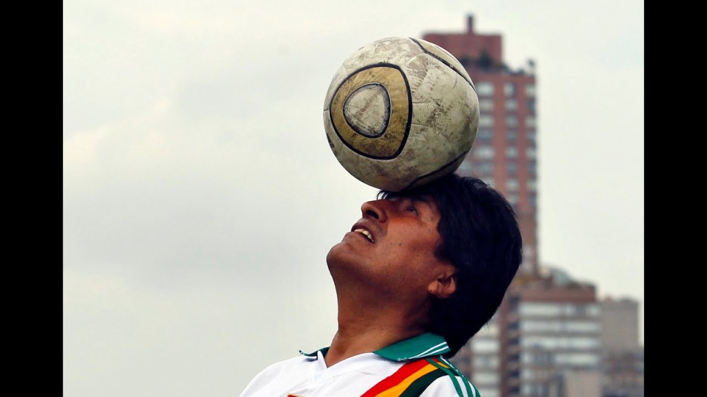 “Si gioca dove si vive”: Evo Morales contro la&nbsp;FIFA