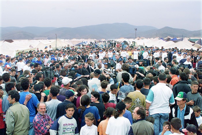 Guerra Kosovo campo profughi Macedonia 1999
